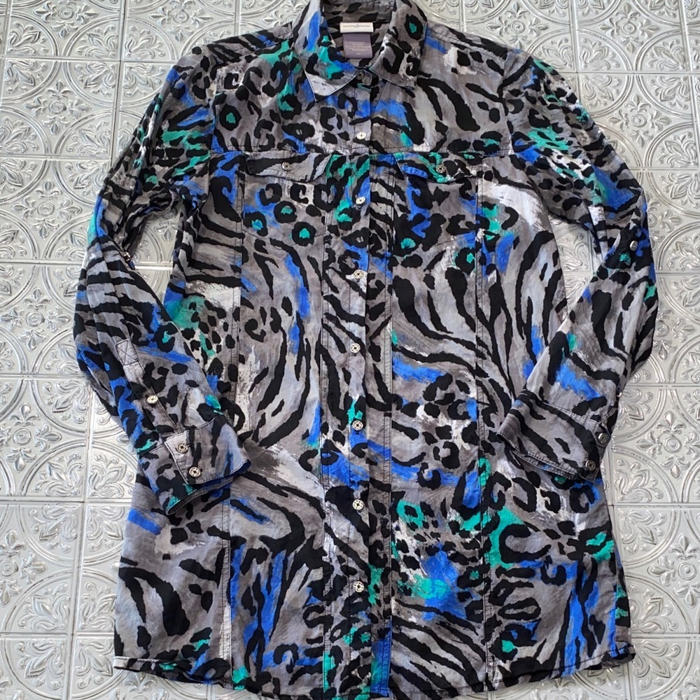Jaclyn Smith Animal Print Roll Tab Button Down Shirt Small Blue Gray Teal Tunic